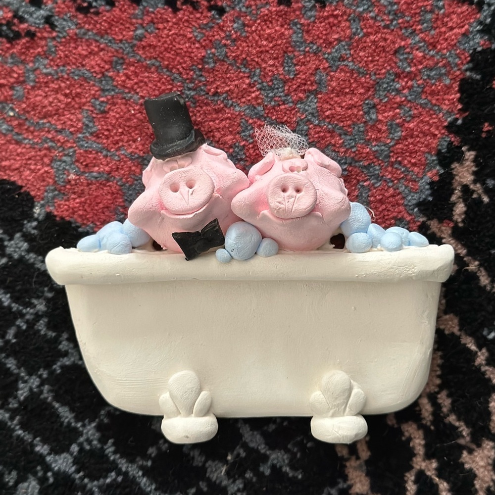 80’s Vintage Cute Pig Newlyweds in Bathtub Claywork Wedding Gift